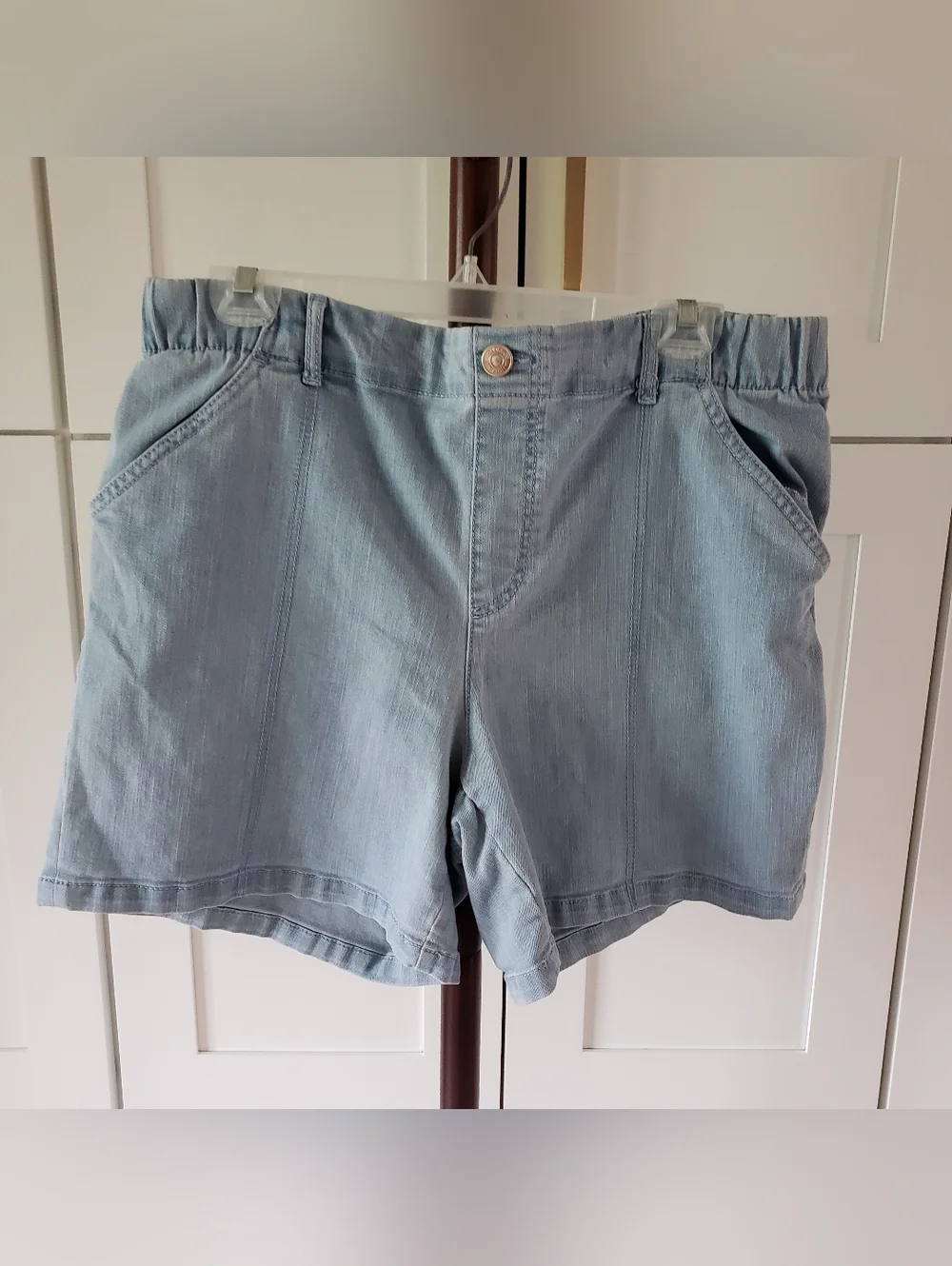 Gloria Vanderbilt Shorts Womens Light‎ Blue Denim Pull On Elastic Waist Comfort